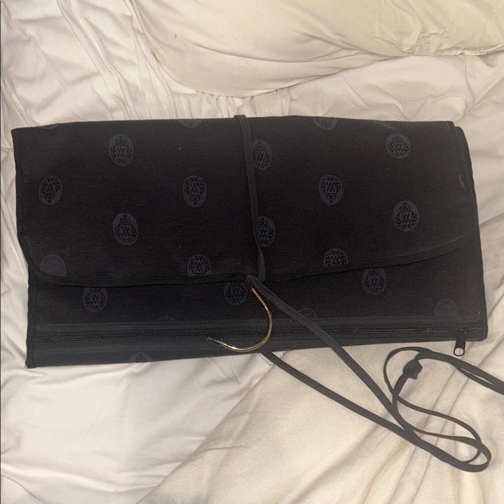 Adrienne Vittadini Clear Black Organizer